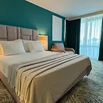 Boryana Hotel